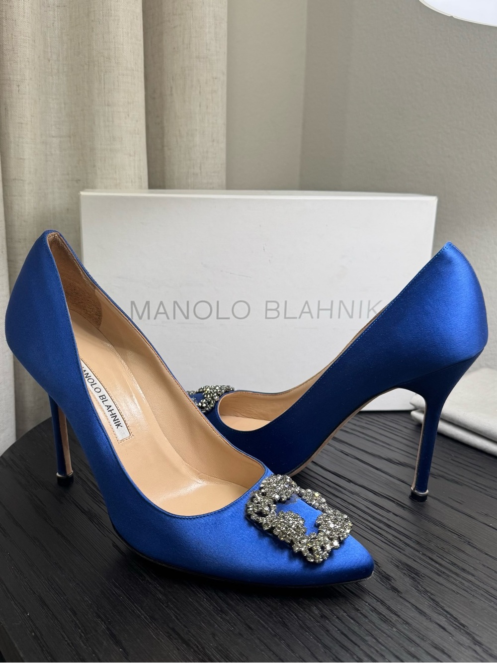 Manolo Blahnik Hangisi 105 Pumps Crystal Buckle Blue 41